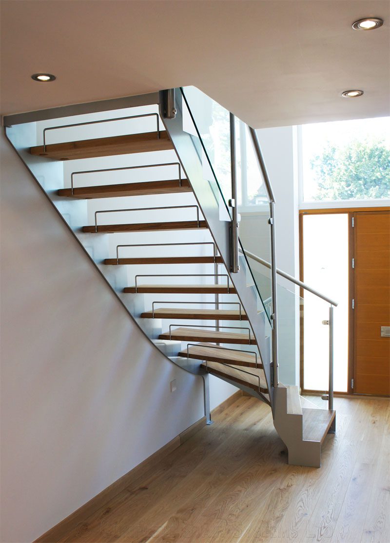 Bespoke Staircase Staines - Model 500