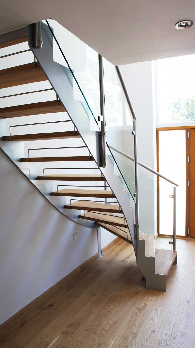 Bespoke Staircase Staines - Model 500