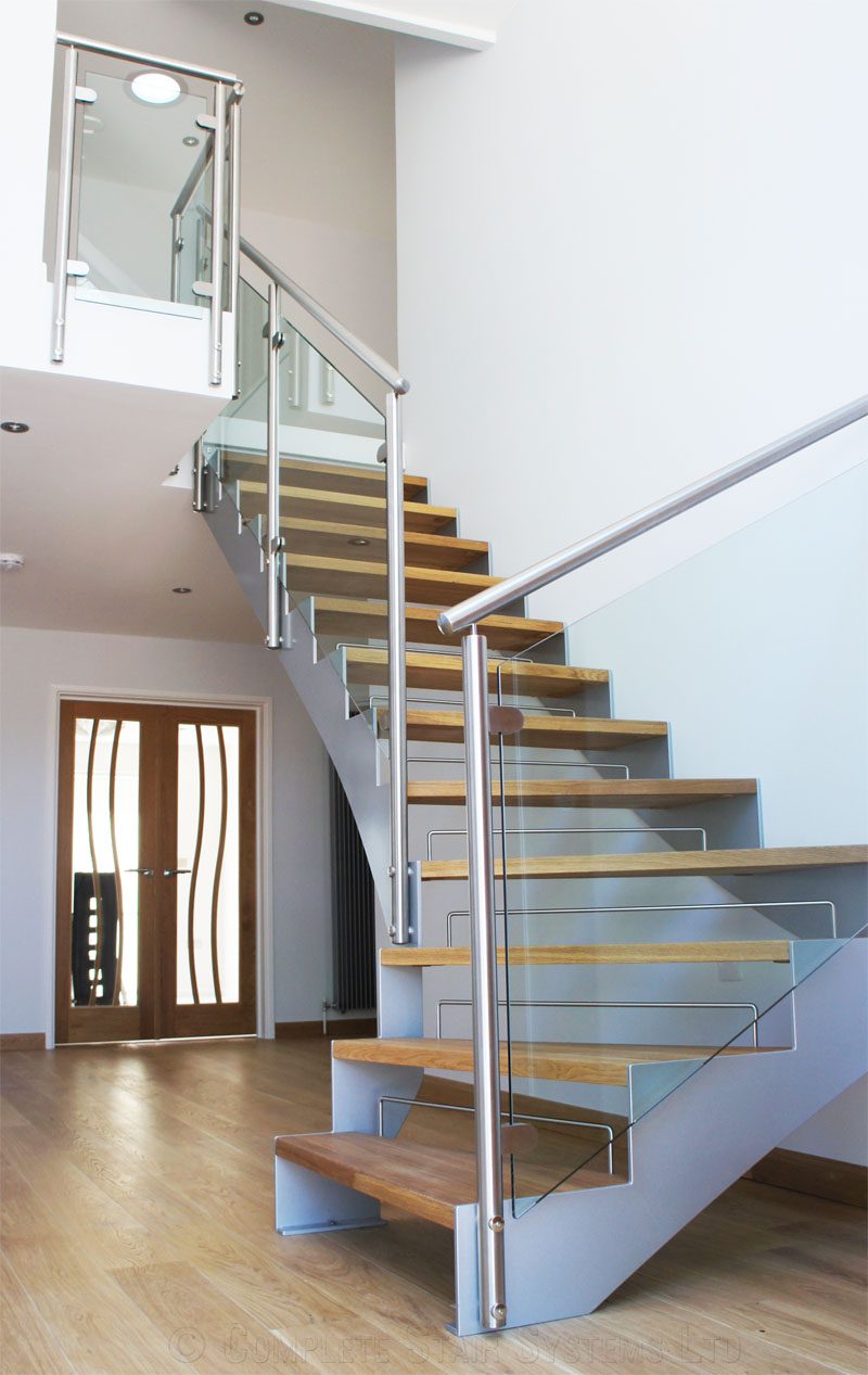 Bespoke Staircase Staines - Model 500