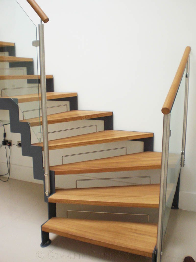 Bespoke Staircase Usk - Model 500