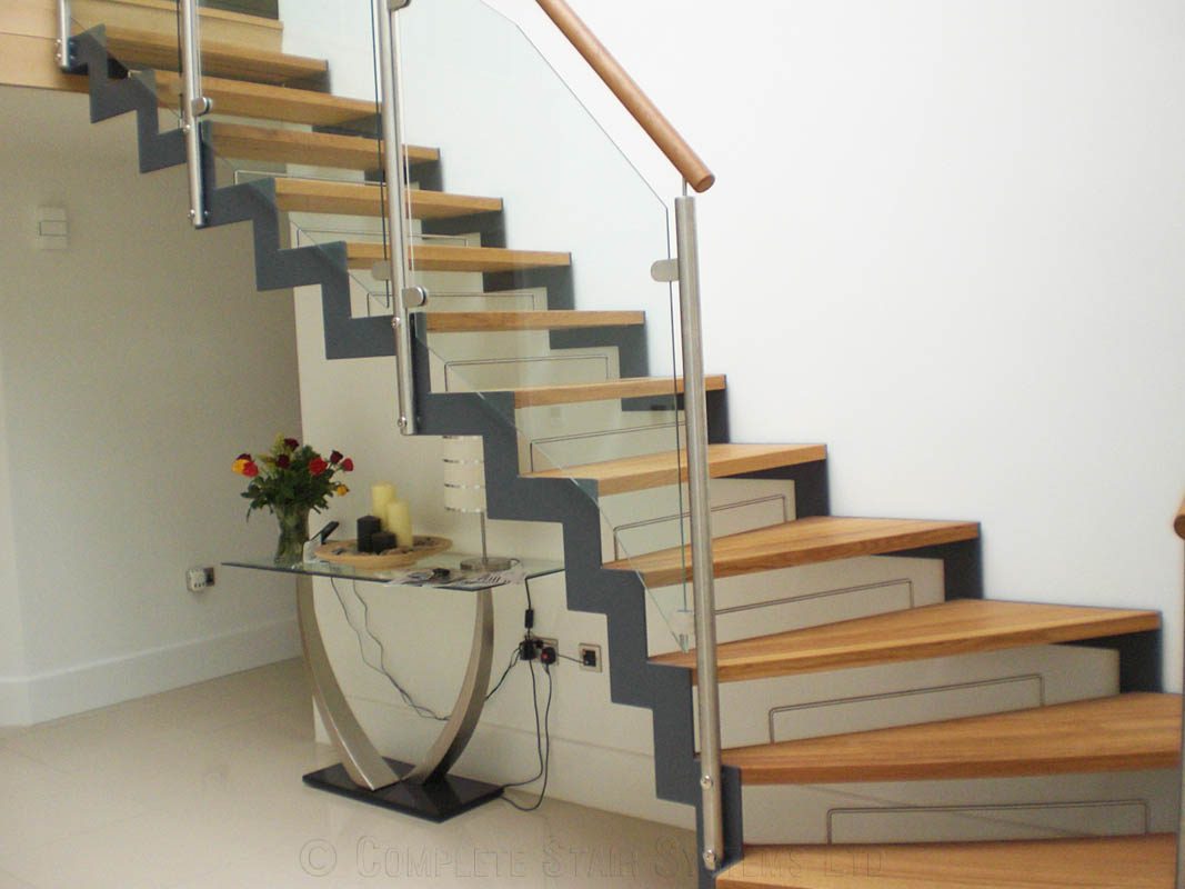 Bespoke Staircase Usk - Model 500