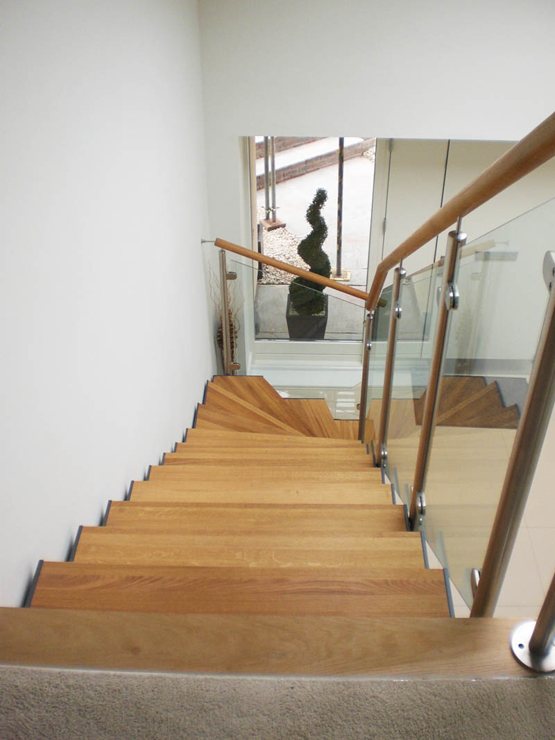 Bespoke Staircase Usk - Model 500