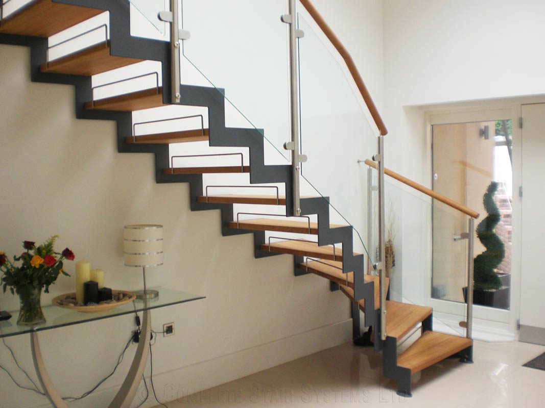 Bespoke Staircase Usk - Model 500