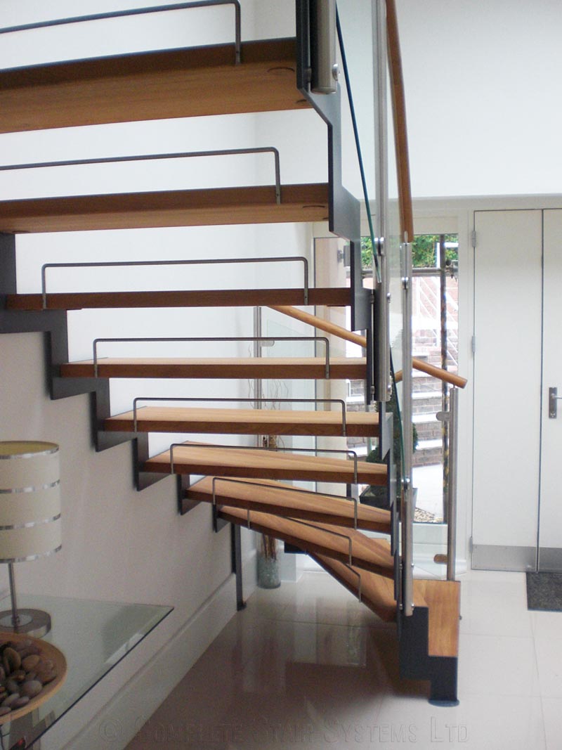 Bespoke Staircase Usk - Model 500