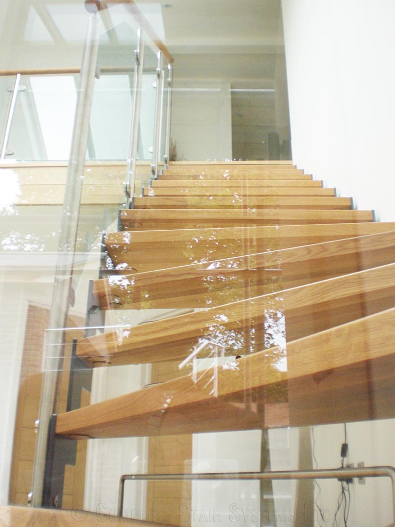 Bespoke Staircase Usk - Model 500