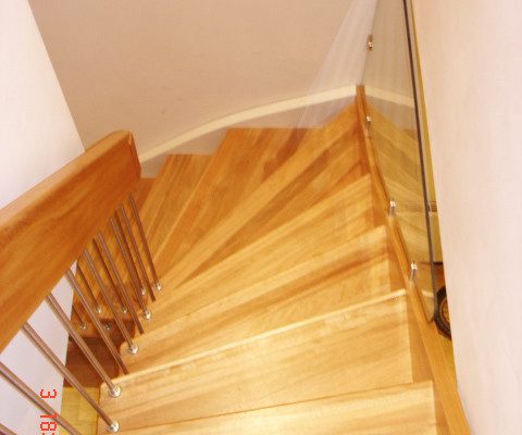 oak staircase quarter turn with glass infill panel
