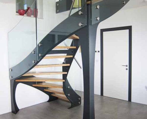 Modern-Stair-Berwick-Upon-Tweed-8 half turn free standing staircase with post corners