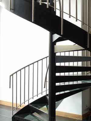 spiral staircase in back with Stainless-Steel-Spindles