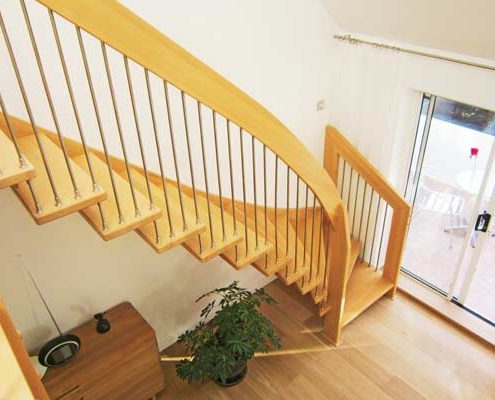 beechwood staircase with floating treads