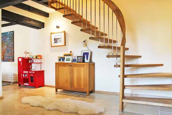 quarter turn floating staircase with open risers