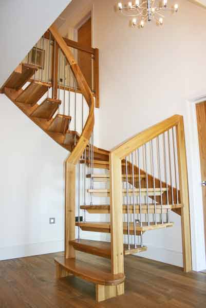 large half turn floating oak staircase